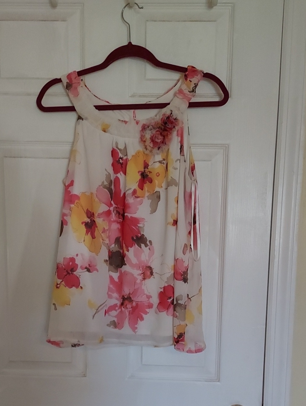Womens Large Sleeveless Top Floral & Flowing